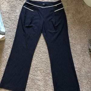 Hayrn Dress slacks sz Small Petite